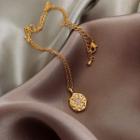Disc Pendant Necklace Gold - One Size