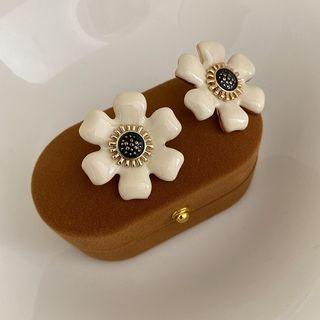 Flower Alloy Earring E114 - White - One Size