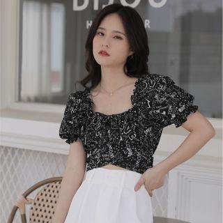 Square-neck Printed Ruffle Cropped Blouse