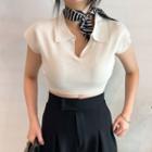 Short-sleeve V-neck Plain Cropped Knit Top