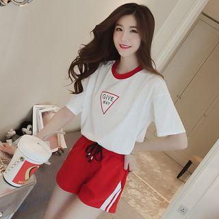 Set: Short-sleeve Lettering T-shirt + Sweatshorts