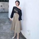 Lettering Skew Neck Pullover / A-line Midi Skirt