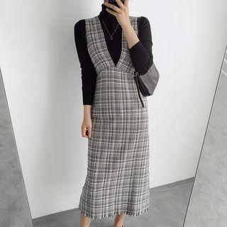 Sleeveless V-neck Tweed Midi Dress