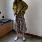 Rib-knit Sweater / Leopard Pattern Midi Skirt