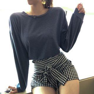 Long-sleeve Plain T-shirt / Plaid Tie-waist Shorts