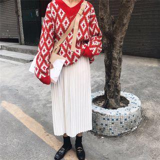 Diamond Pattern V-neck Sweater / Accordion Pleat Midi Skirt