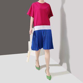 Short-sleeve Colored Panel Pleated Dress