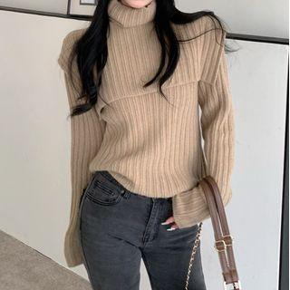 Set: Long-sleeve Ribbed Knit Top + Turtleneck Shawl
