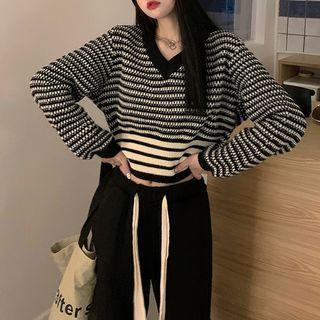 V-neck Striped Cropped Sweater Stripes - Black & Almond - One Size