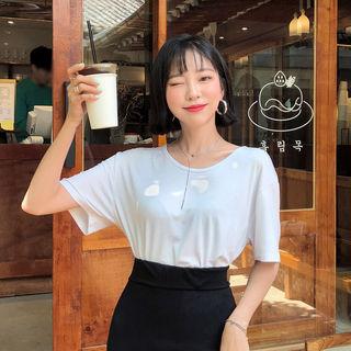 U-neck Colored Cotton T-shirt