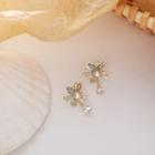 Flower Rhinestone Faux Pearl Earring 1 Pair - Gold & White - One Size