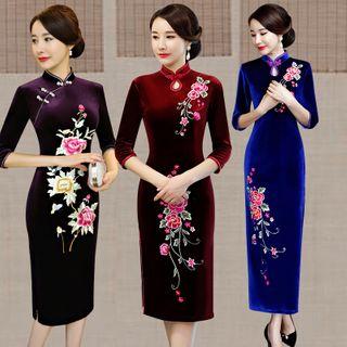 Short-sleeve Embroidered Velvet Qipao
