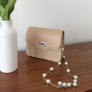 Snap-button Raffia Shoulder Bag With Strap Beige - One Size