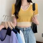 Short-sleeve Collar Two-tone Knit Crop Top