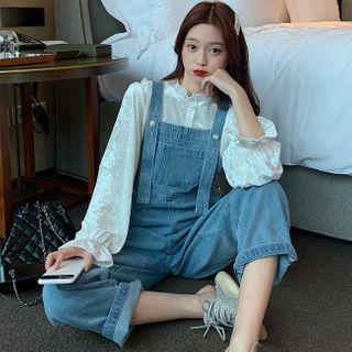 Jumper Jeans / Lace Trim Blouse