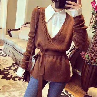 V-neck Sweater / Plain Shirt / Skinny Jeans / Set