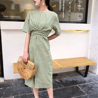 Slit-front Short Sleeve Check Knot Dress