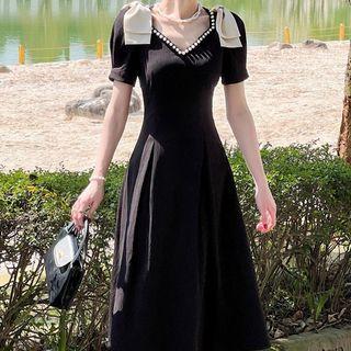 Short-sleeve V-neck Beaded Midi A-line Dress