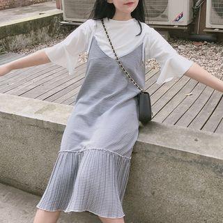 Set: Bell-sleeve T-shirt + Pleated Hem Strappy Dress