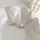 Flower Faux Crystal Faux Pearl Swing Earring 1 Pair - White & Gold - One Size