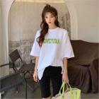 Letter Print Slit-hem T-shirt