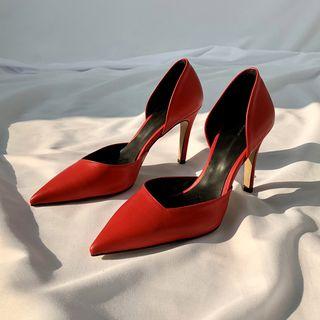 Pointy-toe Cutout-detail Pumps