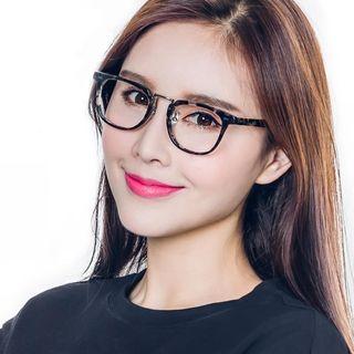 Metal Nose Bridge Square Glasses