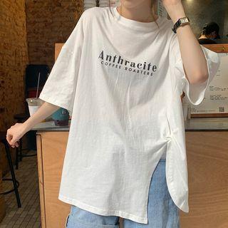 Elbow-sleeve Slit Lettering T-shirt