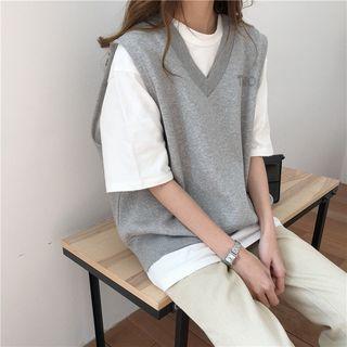 Short-sleeve T-shirt / V-neck Vest