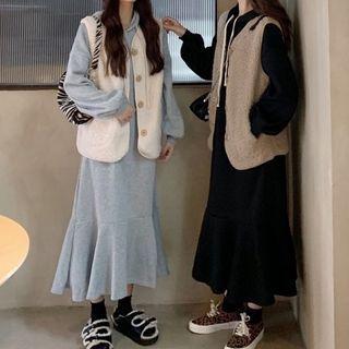 Midi Hoodie Dress / Faux Shearling Buttoned Vest