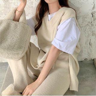 Plain Sweater Vest / Knit Wide-leg Pants