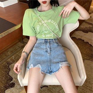 Set: Print Short-sleeve T-shirt + Distressed Denim Shorts