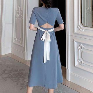 Short-sleeve Cut-out Midi A-line Dress Blue - One Size