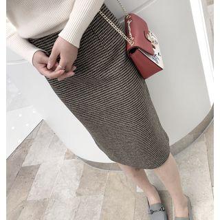 Houndstooth Woolen Midi Pencil Skirt