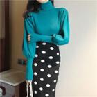 Plain Turtle-neck Sweater / Dot Slim-fit Skirt