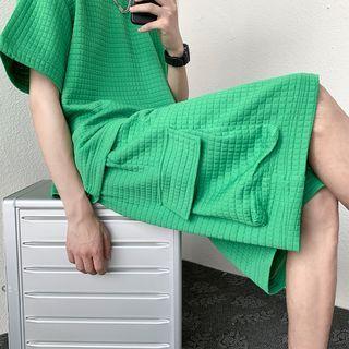 Elbow-sleeve Textured T-shirt / Cargo Shorts