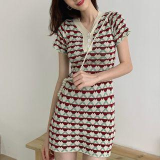 Patterned Short-sleeve Knit Sheath Dress As Shown In Figure - One Size