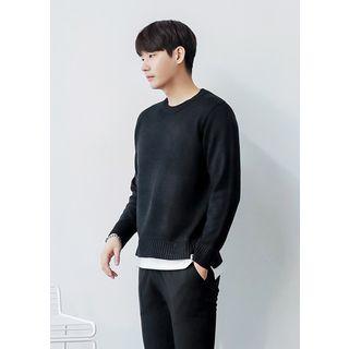 Round-neck Layered-hem Sweater