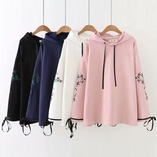 Leaf Embroidered Tie-cuff Hoodie