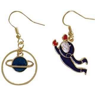 Non-matching Astronaut & Planet Dangle Earring