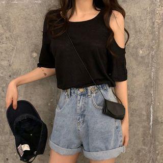Off-shoulder Short-sleeve Plain T-shirt