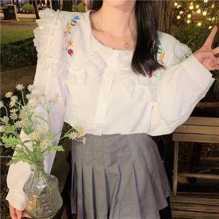 Floral Embroidered Doll-collar Blouse