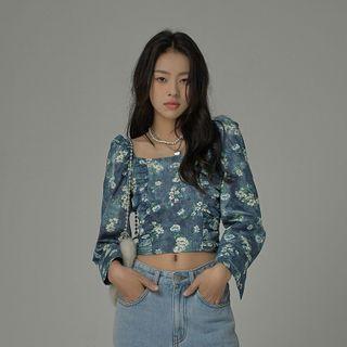 [nice To Meet Chuu] Ruched Floral Crop Blouse