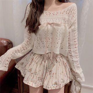 Floral Print Mini A-lin Skirt / Perforated Sweater