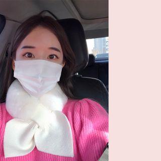 Keyhole Eco-fur Scarf