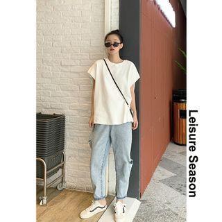 Off-shoulder Sleeveless T-shirt