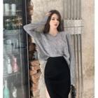 Cropped Sweater / Side-slit Pencil Skirt