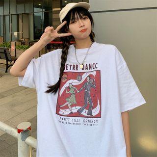 Elbow-sleeve Graphic Printed T-shirt