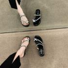 Round Heel Butterfly Toe-loop Slide Sandals