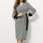 Long-sleeve V-neck Wave-print Dress